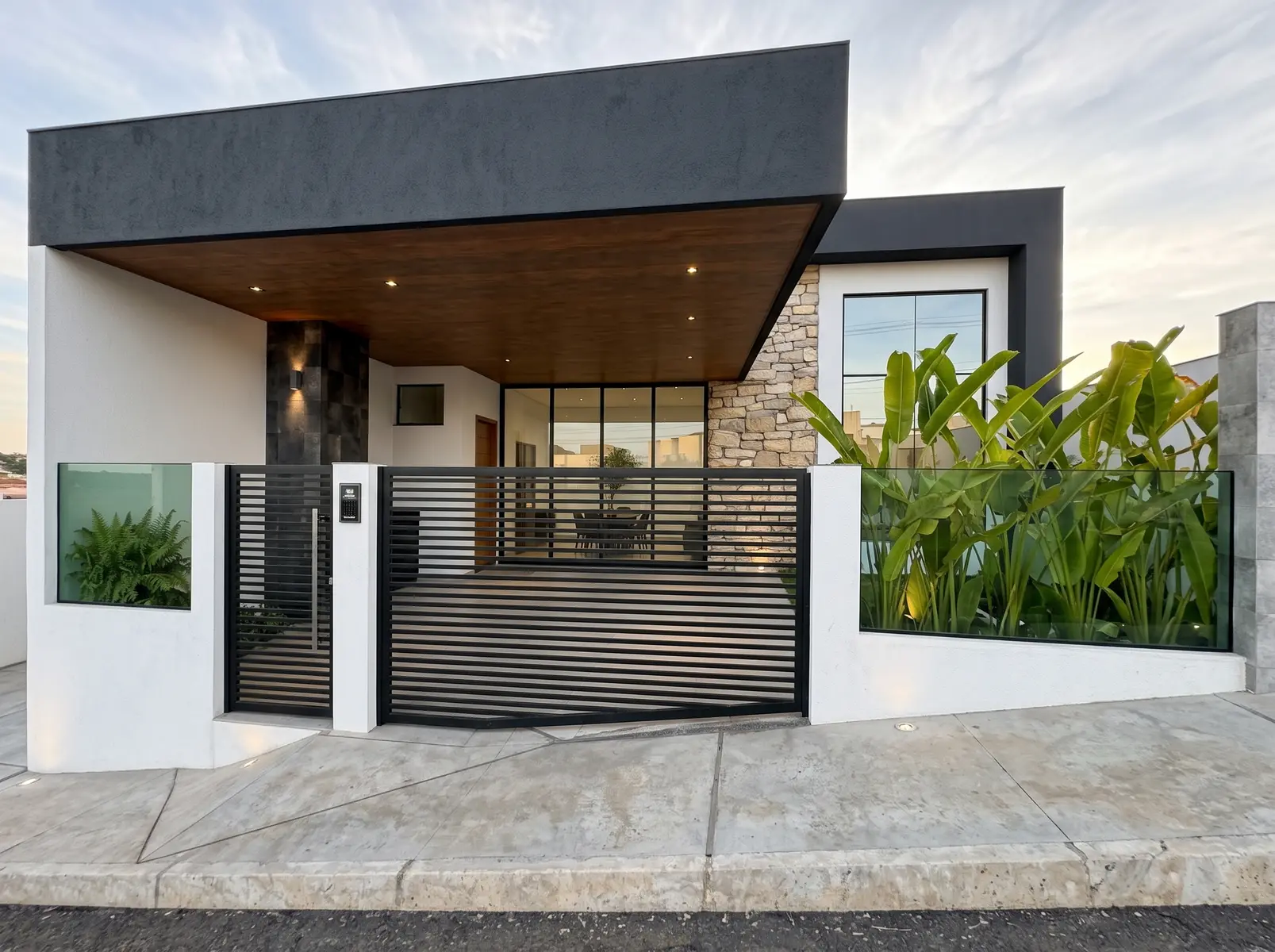 Casa moderna com madeira, pedra e jardim